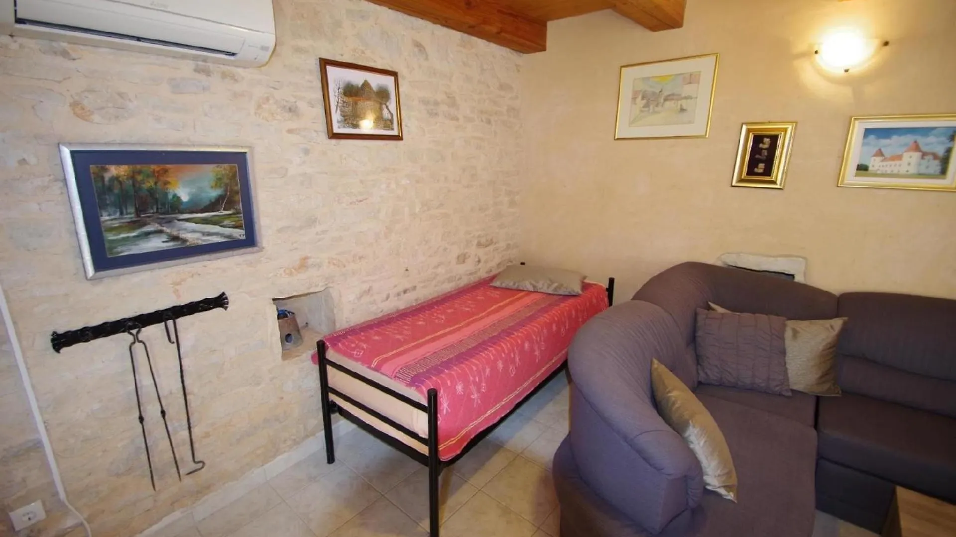 Holiday home Ferienhaus In Kavran Mit Terrasse Und Grill