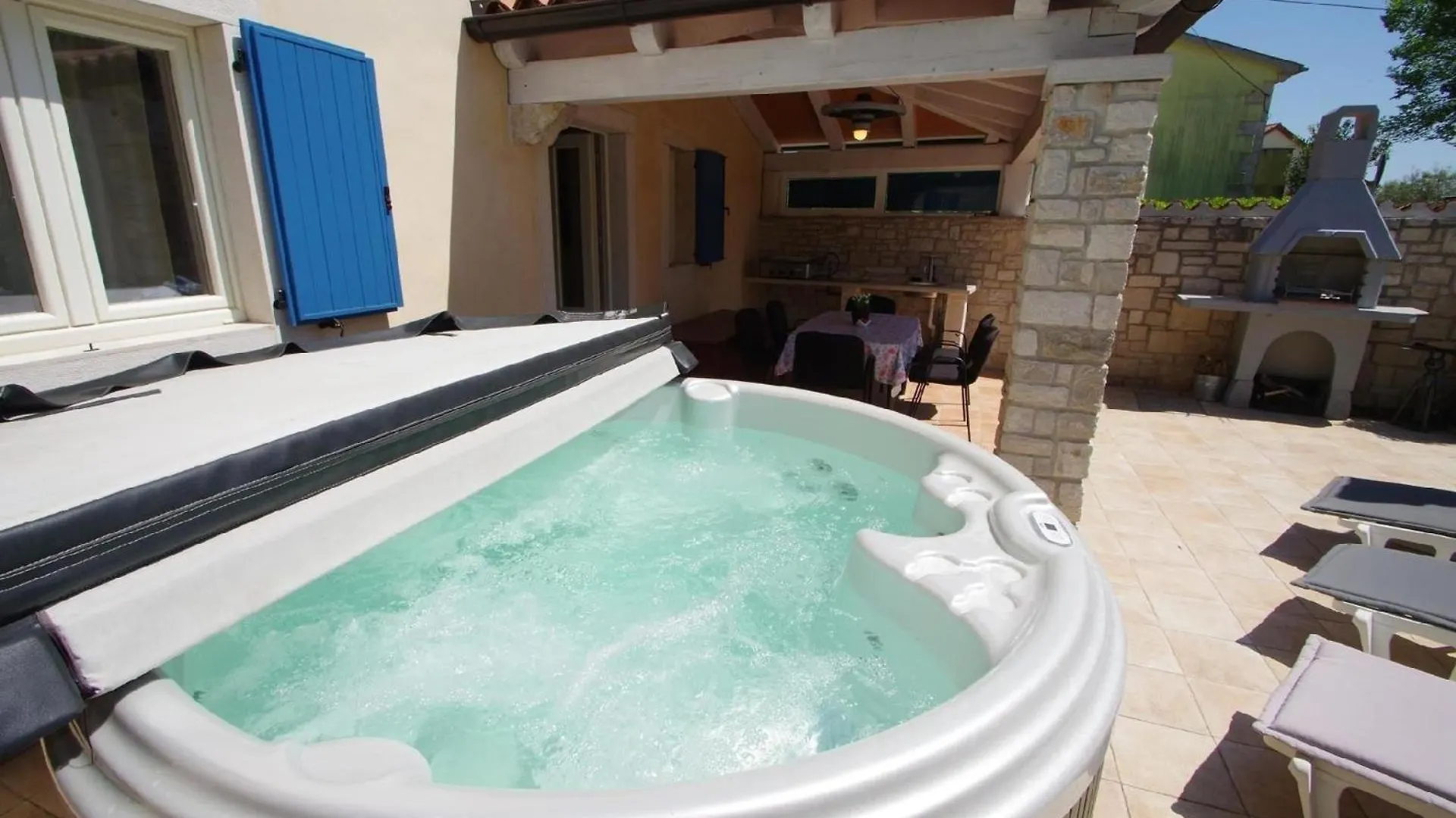Ferienhaus In Kavran Mit Terrasse Und Grill Holiday home